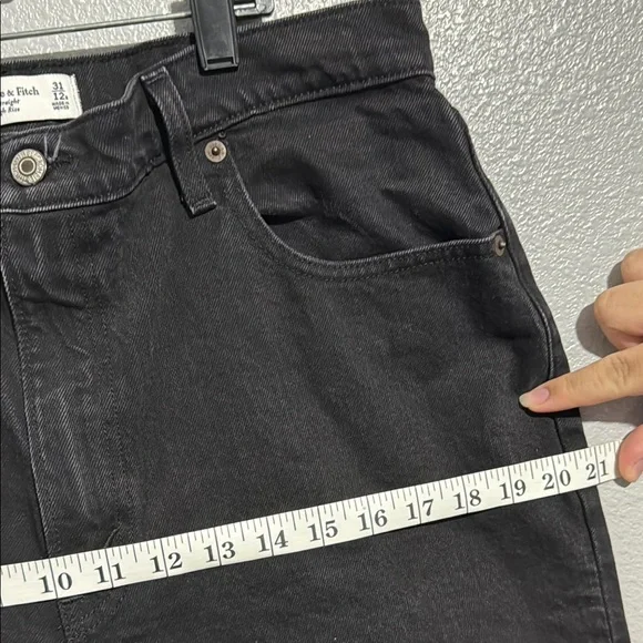 Abercrombie & Fitch Curve Love Ultra High Rise 90s Straight Jean - Picture 8 of 9
